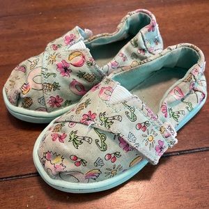 Toddler Tom’s- Mint Green Tropical Print